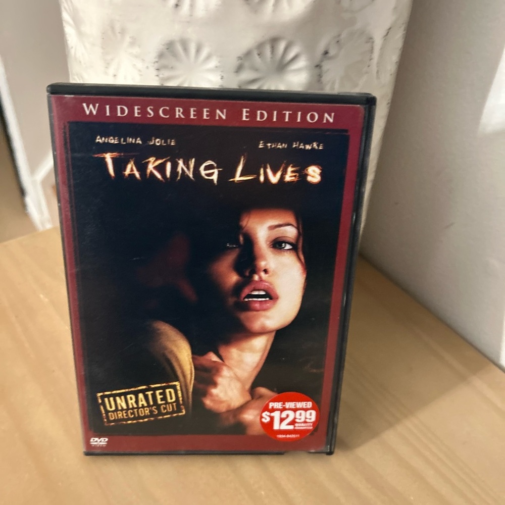 Taking Lives DVD 2004 Thriller Widescreen Angelina Jolie Preowned